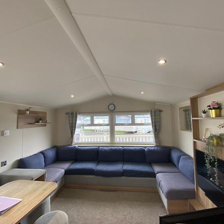 8 Bed Sun Decked Caravan Unlimited High Speed Wifi And Fun At Seawick Holiday Park Clacton-on-Sea Extérieur photo