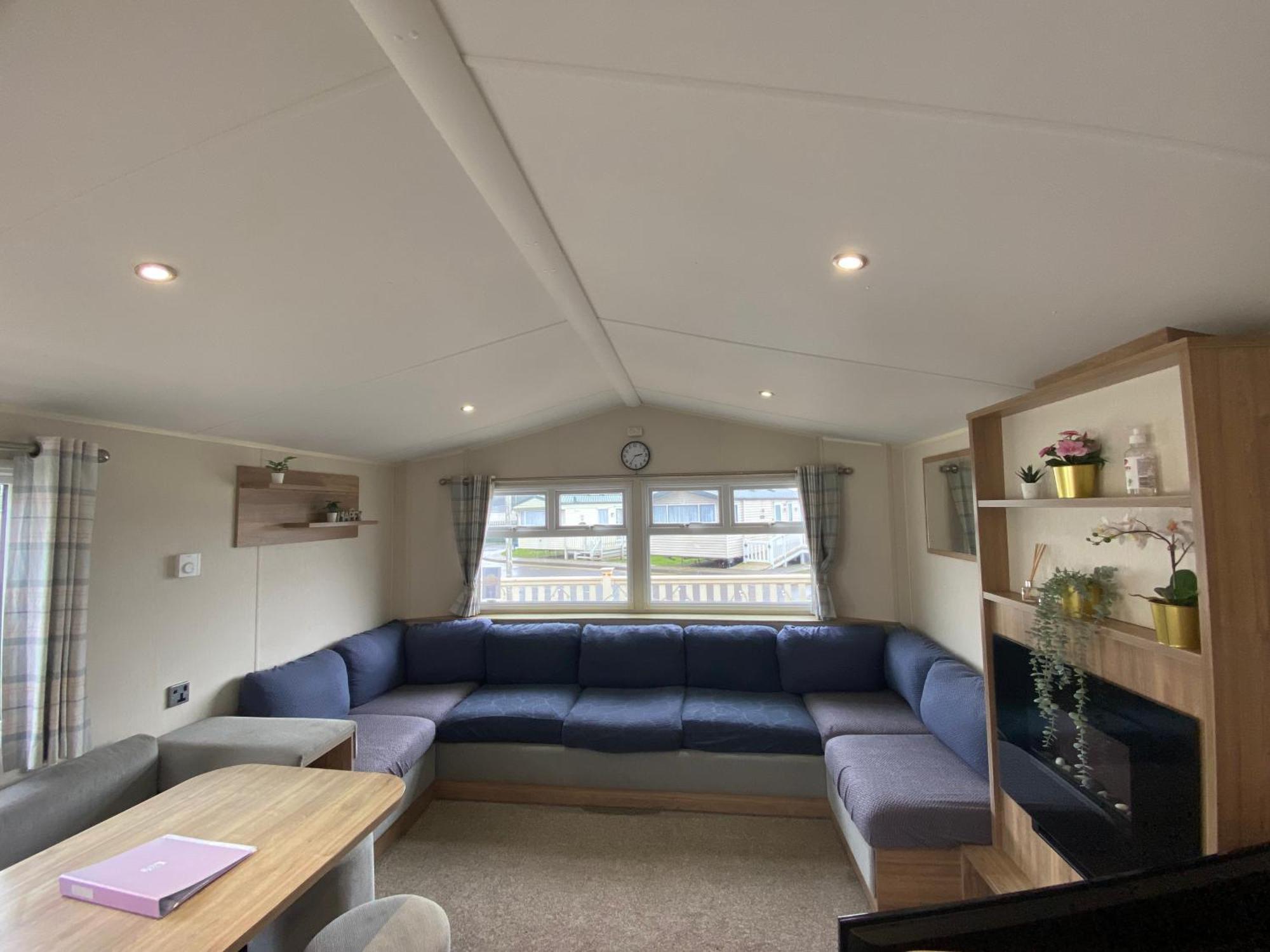 8 Bed Sun Decked Caravan Unlimited High Speed Wifi And Fun At Seawick Holiday Park Clacton-on-Sea Extérieur photo